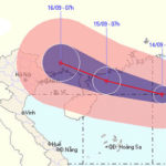 Bão số 8 tăng cấp, tiến sâu vào biển Đông